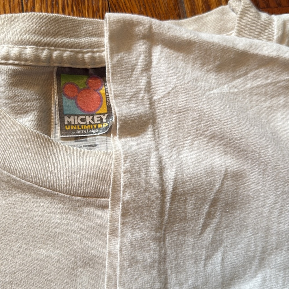 90’s Disney Single Stitch Vintage T-Shirt - Picture 4 of 7